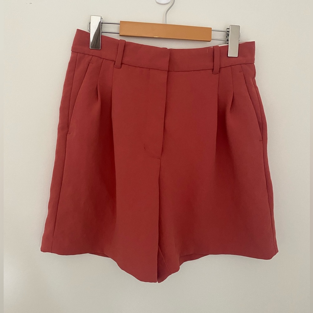 The Effortless Short™ Mid-Thigh
High-waisted Shorts